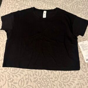 NWT Lululemon Cates Tee